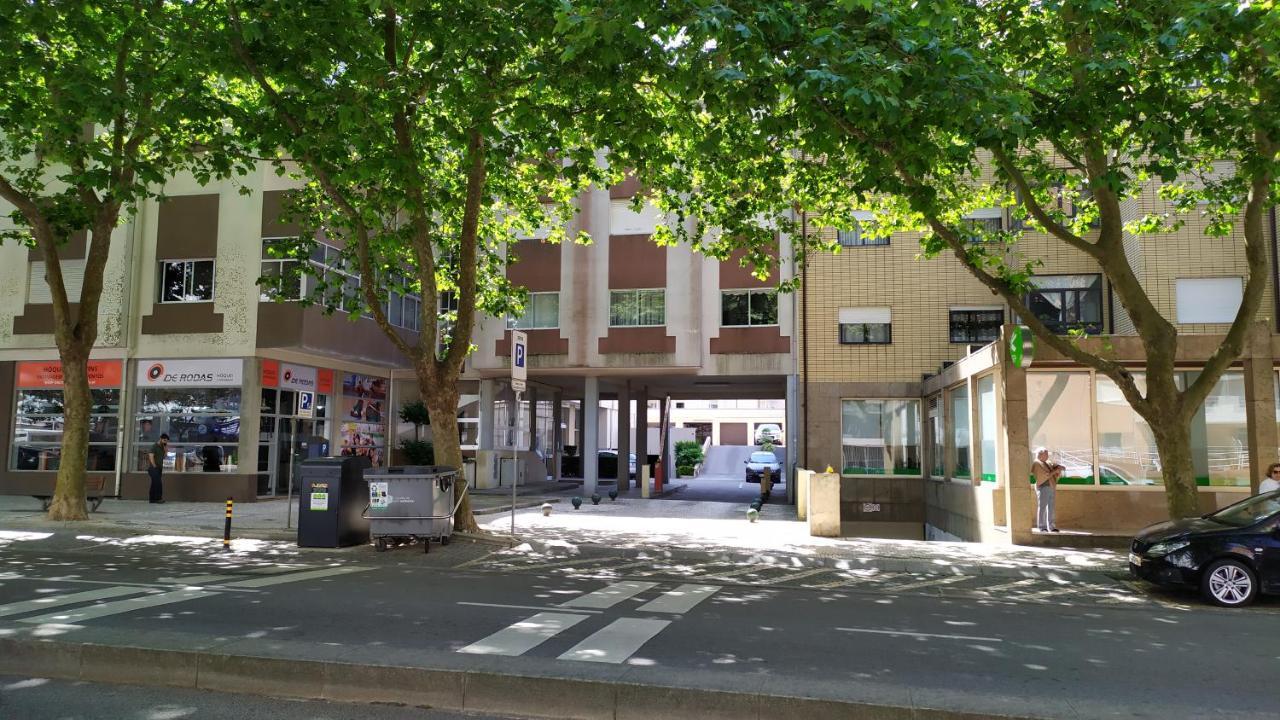 بوفوُ جي فارزيم Eca De Queiros Apartment المظهر الخارجي الصورة
